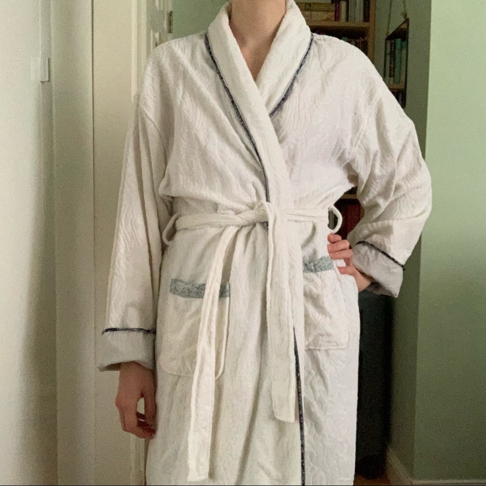 Anthropologie bath robe LAST CHANCE (before I donate it)